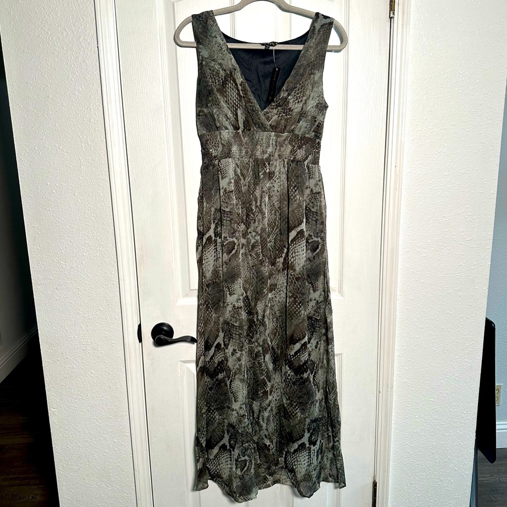 Chaudry‎ Dress Size Medium NWT